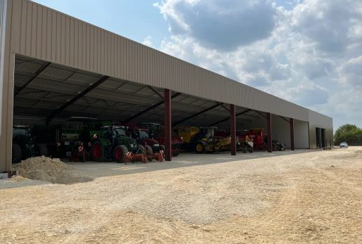 Bâtiment agricole Solaire et photovoltaïque réalisé par Triangle energie chez de agriculteurs dans toute la France