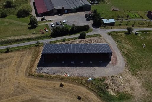 Bâtiment agricole Solaire et photovoltaïque réalisé par Triangle energie chez de agriculteurs dans toute la France