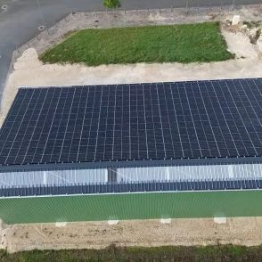 Bâtiment agricole Solaire et photovoltaïque réalisé par Triangle energie chez de agriculteurs dans toute la France