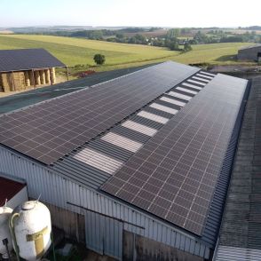Bâtiment agricole Solaire et photovoltaïque réalisé par Triangle energie chez de agriculteurs dans toute la France