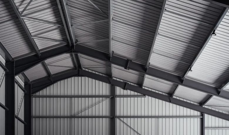 Hangar Solaire Triangle energie Asymétrique