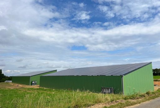 Bâtiment agricole Solaire et photovoltaïque réalisé par Triangle energie chez de agriculteurs dans toute la France