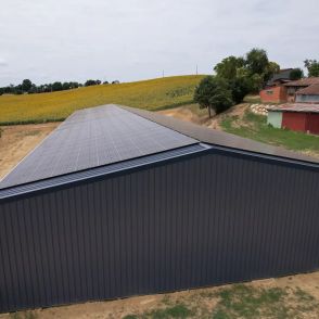 Hangar Solaire Symétrique réalisé par Triangle energie