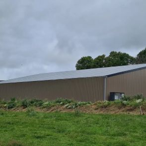 Bâtiment agricole Solaire et photovoltaïque réalisé par Triangle energie chez de agriculteurs dans toute la France